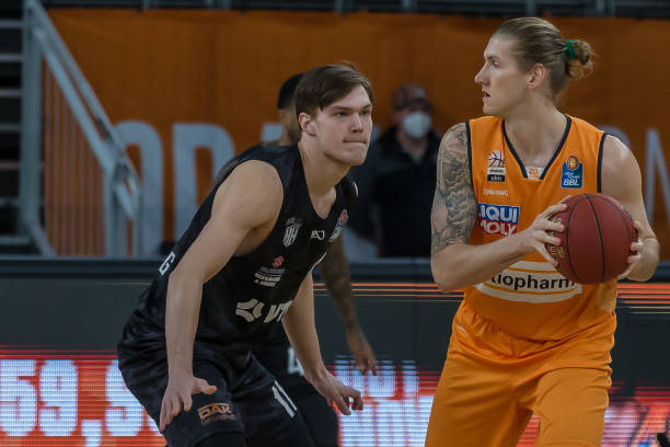 并带着微小 并带着微小