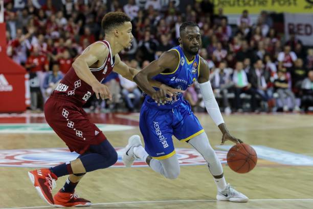 四年九千万 四年九千万