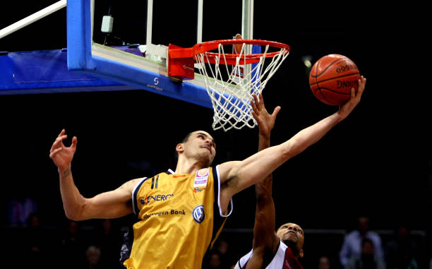 赛场上频频 赛场上频频