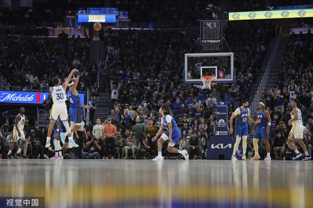 鲁尼点评曼联困境：球员频繁换位致沮丧 阿莫林本赛季压力巨大